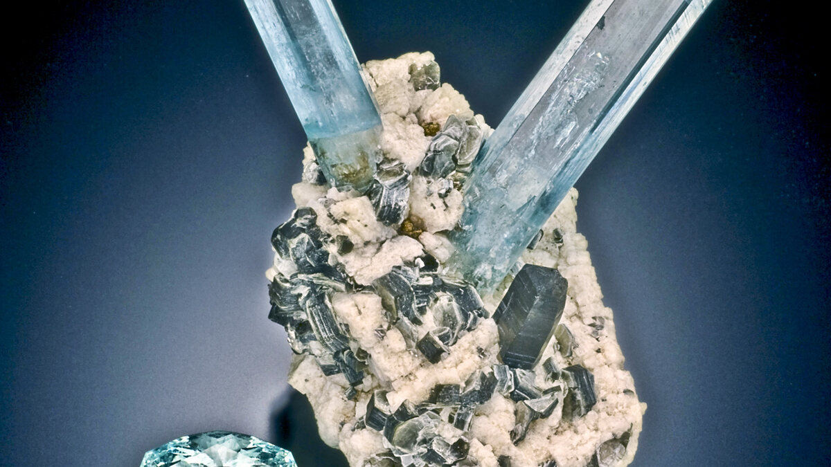 Mount Antero Aquamarine: Reading Colorado's Highest Gem Pegmatites