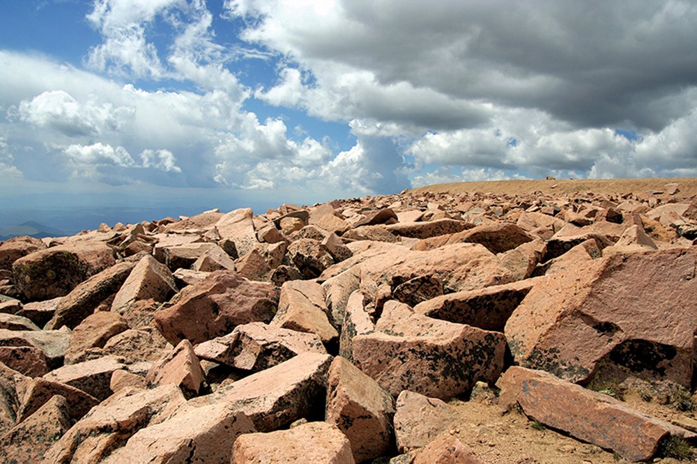 Pikes Peak granite hand sample from USGS
